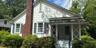 Charming 2 Bedroom 1 Bath House Gallery 1