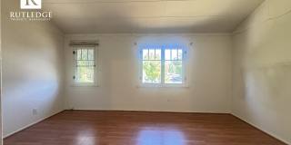East Medford Victorian Upstairs Apartment Gallery 7