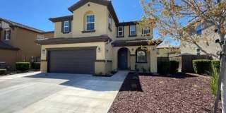 Gorgeous 4 Bed Located in Great Gated Community Gallery 1