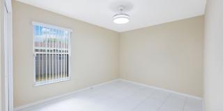 250 SE 44th Street Gallery 15