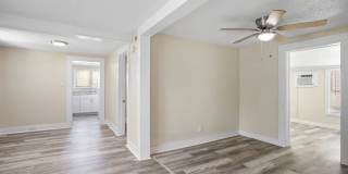 $1795 3br/1bath CUTE House w/ HUGE YARD Gallery 10