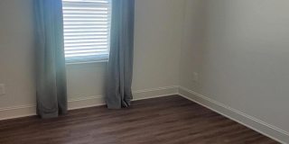 106 Horseshoe Boulevard Gallery 22