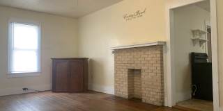 3 FREE City Blue Curb Passes- 3 Bed/1 Bath Home located close to Sunnyside and Downtown Campus- Available 5/20/2026 Gallery 4