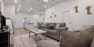 Fresh, Modern & Move-In Ready in Willowbend! Gallery 10