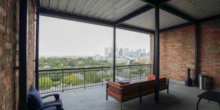 230 West Alabama Apartments Gallery 6