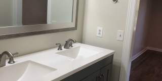 2 Bed/2 Bath Condo located in Green Hills only minutes to Vandy and Easy Interstate Access, 1 Car Garage Gallery 19