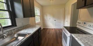 2 Bedroom, 1 Bathroom Home with Spacious Family Room & Fenced Backyard Gallery 5