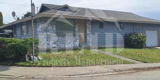 East Bremerton Rambler - 3 Bed 1 Bath with Garage and Carport Parking Gallery 1