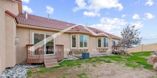 Stylish Townhouse 2bed / 2bath, 2 car garage and AC in Gated Community Near Powers Corridor Gallery 24
