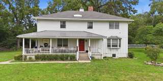 Luxury Executive Retreat on 1.3 Acres | Furnished 4BR/3BA | Corporate & Medical Housing Gallery 1