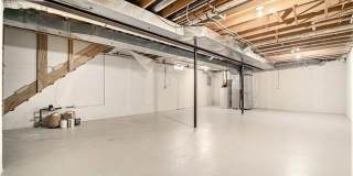 896 Saint Clair Street Gallery 24