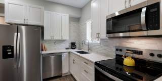 Prime Location! Beautifully Updated 3-Bedroom Duplex Near The Pearl & Downtown Gallery 8