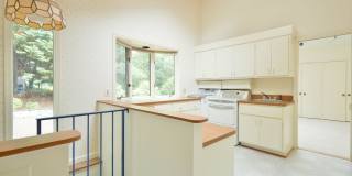 Sparkling and Spacious Gallery 28