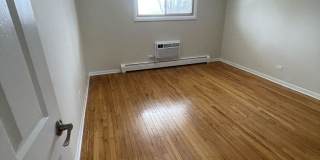 880 N Milwaukee Ave., Gallery 7