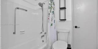 10240 Collins Ave Gallery 11