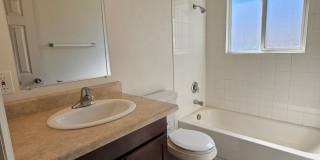 Cute 2 bedroom unit on University Dr. Cute 2 bedroom unit on University Dr. Gallery 13