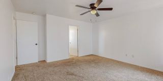 NORTH WEST 3/BD 2/BA 2/CG House Gallery 19
