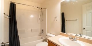 Beautiful townhome on Snow Bowl for Rent! Gallery 19