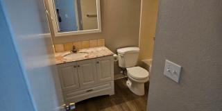 Beautifully Renovated 3 Bedroom, 1 1/2 Bathroom Duplex on the Boise Bench! Newer Carpet and Paint. Gallery 11
