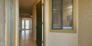 Spacious 2bd 2bth home with bonus Florida room! Gallery 3