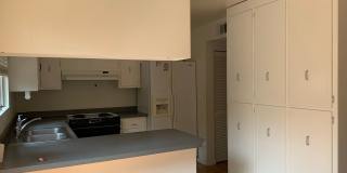 Adorable 3 Bed 1.5 Bath Covell Commons Condo ( fall Rental ) Gallery 9