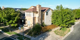 2212 Tom Miller Street Gallery 1