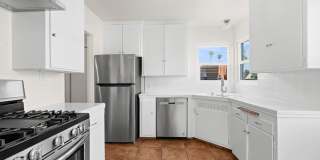 Recently Renovated University Heights 2 Bed 1 Bath with 2 off-street parking spaces! Pet OK! Gallery 13