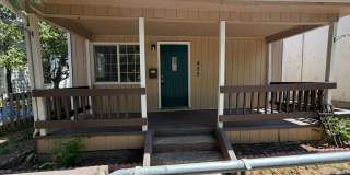 3 Bedroom home in SE Roseburg Gallery 1