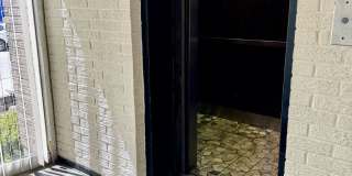 938 NORTH Boulevard Gallery 16