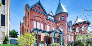 Large English Basement in Historic Georgetown Home $3200 plus electric Gallery 1