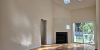 511 Elm Street Gallery 10