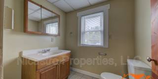 363 E 12th Avenue Gallery 38