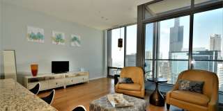 65 E Monroe Street Gallery 9