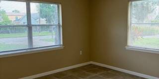 Must See! Renovated 3/2 Block Home Close To River! Water and Lawn Care Included Gallery 7