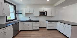 Fully Remodeled 3 bedroom 1 bathroom House for Rent in the South Side ! Gallery 4