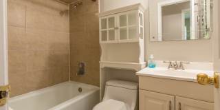 6847 Hawthorne Lane Gallery 15