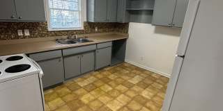 3 bedroom 1 bath house with a large back yard! Available August 2026 Gallery 5