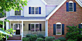 3-4 BR / 2.5 BA Lovely Two-Story in The Highlands Gallery 1