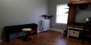 932 Emerald Street Gallery 6