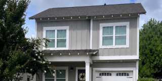 3 Bedroom Home with Garage and Flat Fenced Backyard! Gallery 1