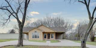 620 N Beaton Street Gallery 1