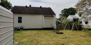 2 bedroom home with a garage Gallery 6