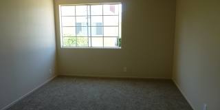 Updated Townhome in Country Club Village Green Gallery 12