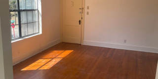 1 bedroom Downtown Apartment in Historic District Gallery 3