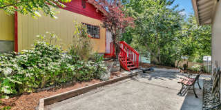 Fully Renovated 3BD Upper Duplex with Garage & Garden in West Seattle Gallery 23