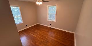 3BR- 1.5BA house with large yard- with move in special to get cash off rent! Gallery 7