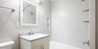 Newly Remodeled 2 Bedroom + den near Hilldale Mall Gallery 23