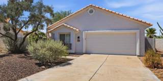 4 Bed 2 Bath House with a pool! Gallery 1