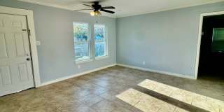 New Rental! Updated 2-bedroom located in a Southside Neighborhood! Gallery 4