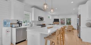112 Sylvania Avenue Gallery 21